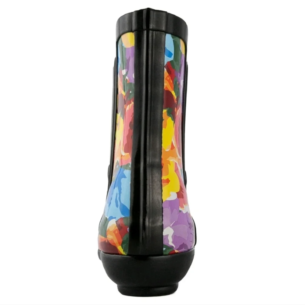 SUGAR Womens Black Floral Goring Water Resistant Splash Round Toe Rain Boots 7 M